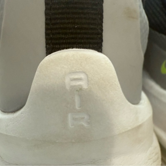 Nike Air Max Axis Wolf - Size 9 - Picture 5 of 14